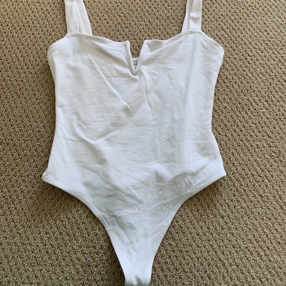 Aritzia Notch Bodysuit *New* - Picture 3 of 4
